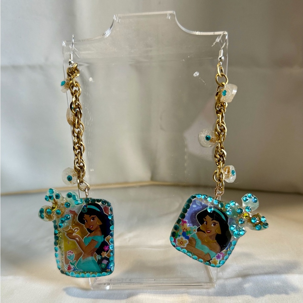 Disney princess jasmine resin earrings